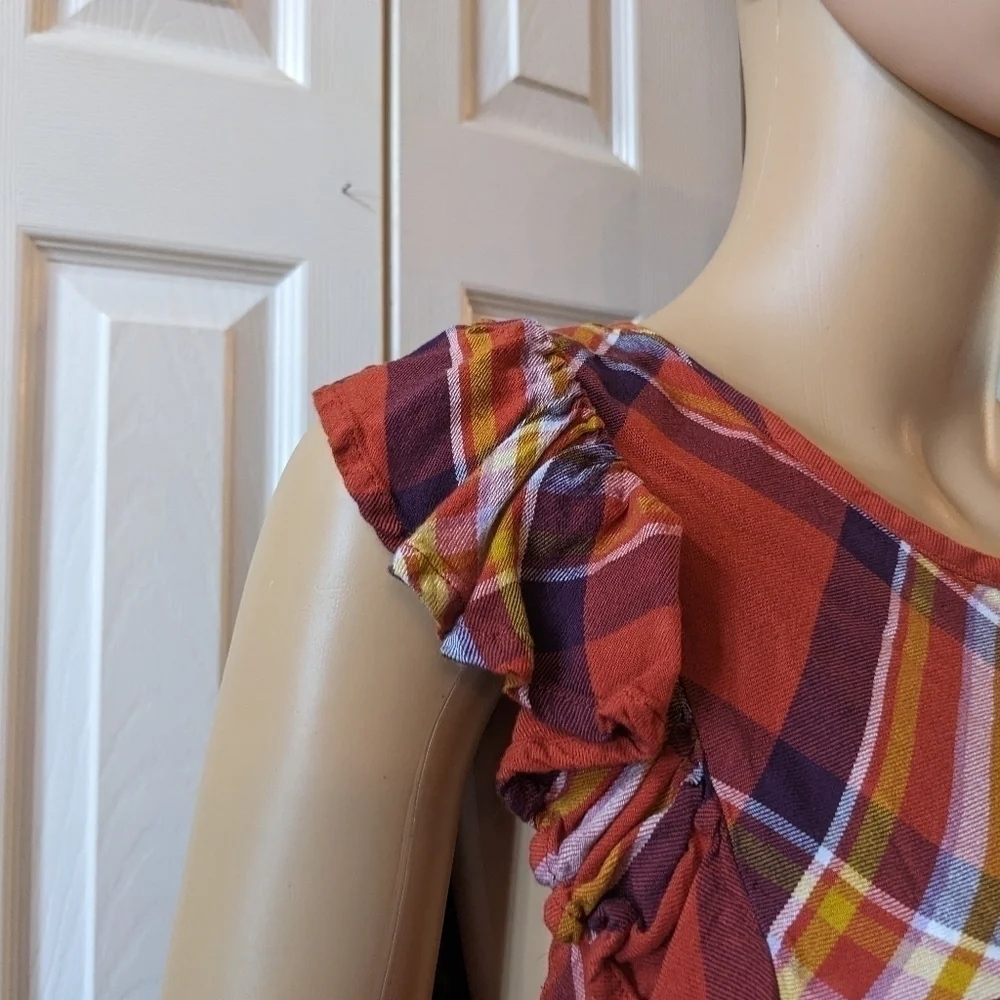 Pre-owned time and tru extra large (16-18) sleeveless plaid shirt, T3W